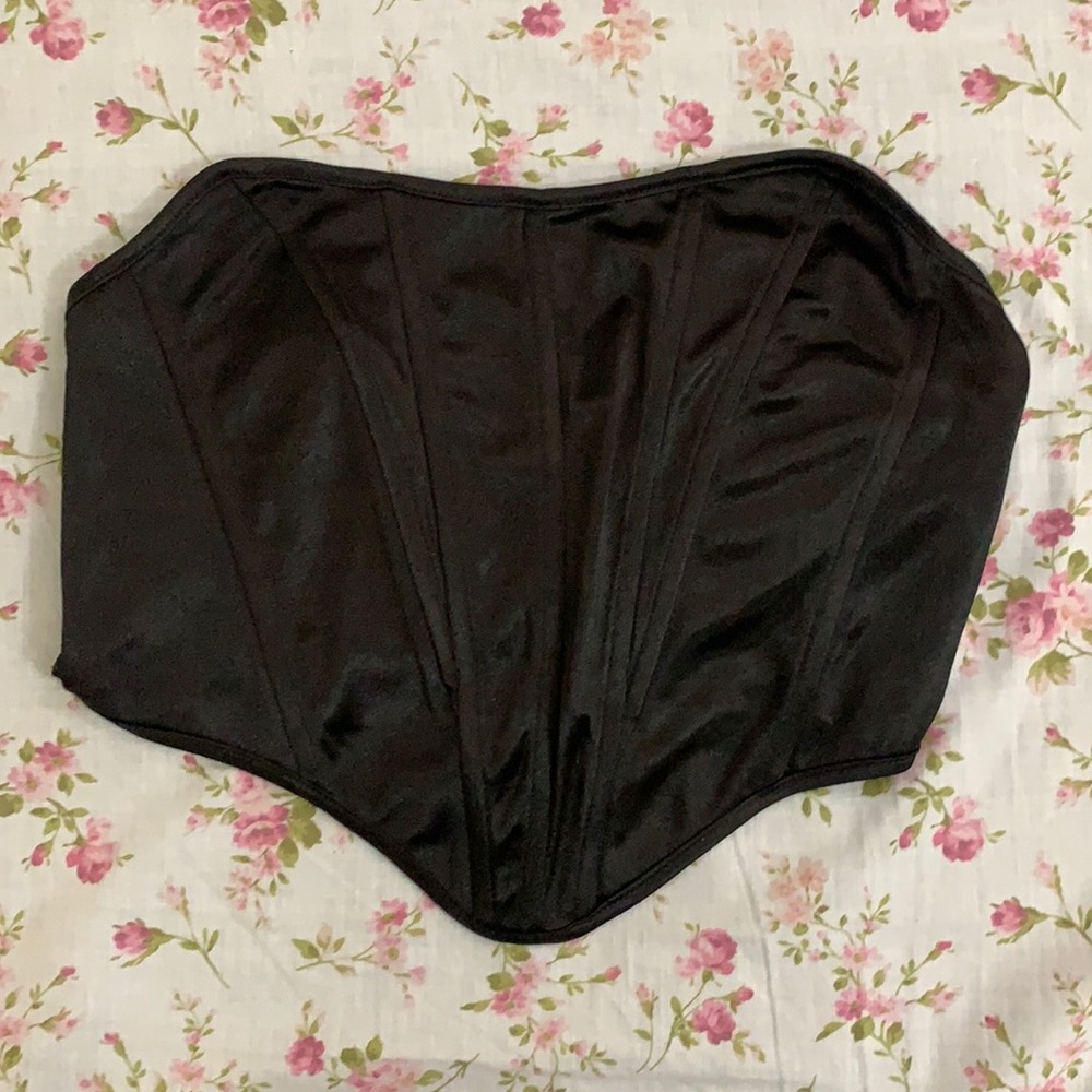Black corset <3